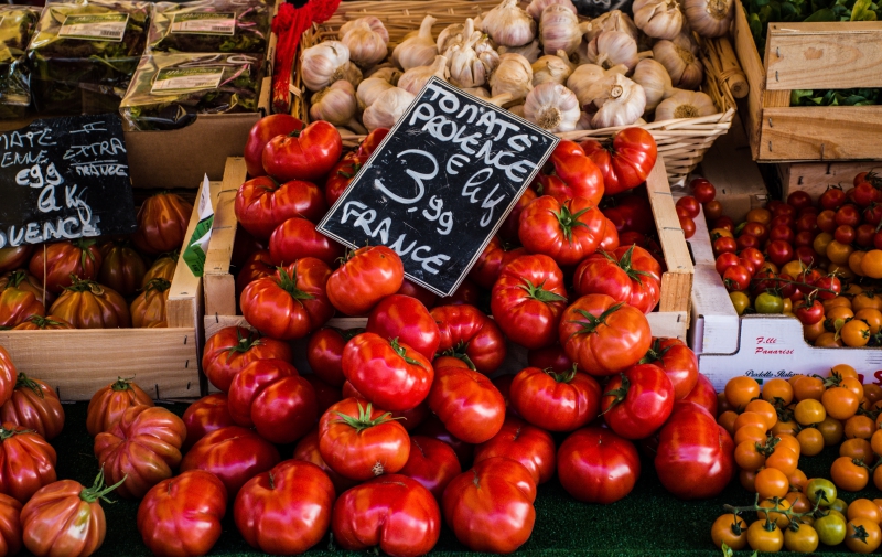 magasin-ST MANDRIER SUR MER-min_tomatoes-4050245