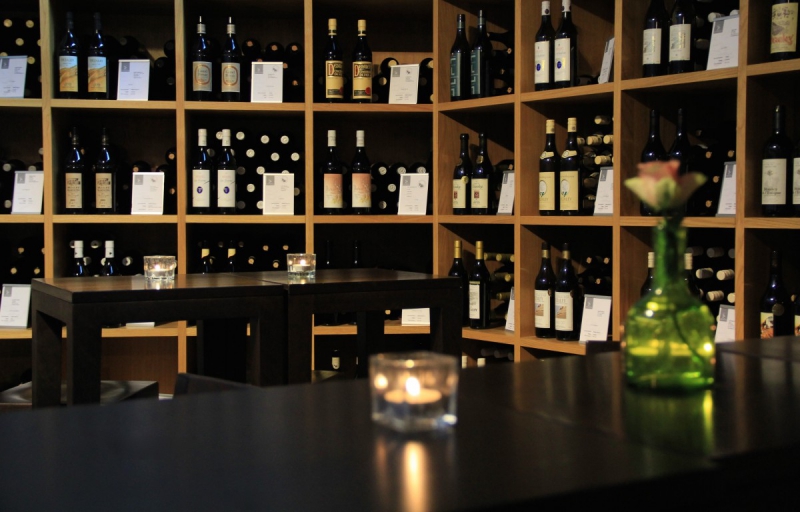 magasin-ST MANDRIER SUR MER-min_wine_vinorama_wine_bottle_cellar_red_wine_wines_storage_wine_rack-1077047